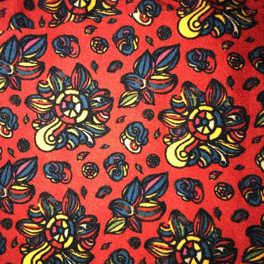 Beautiful red & yellow floral LuLaRoe TC leggings
